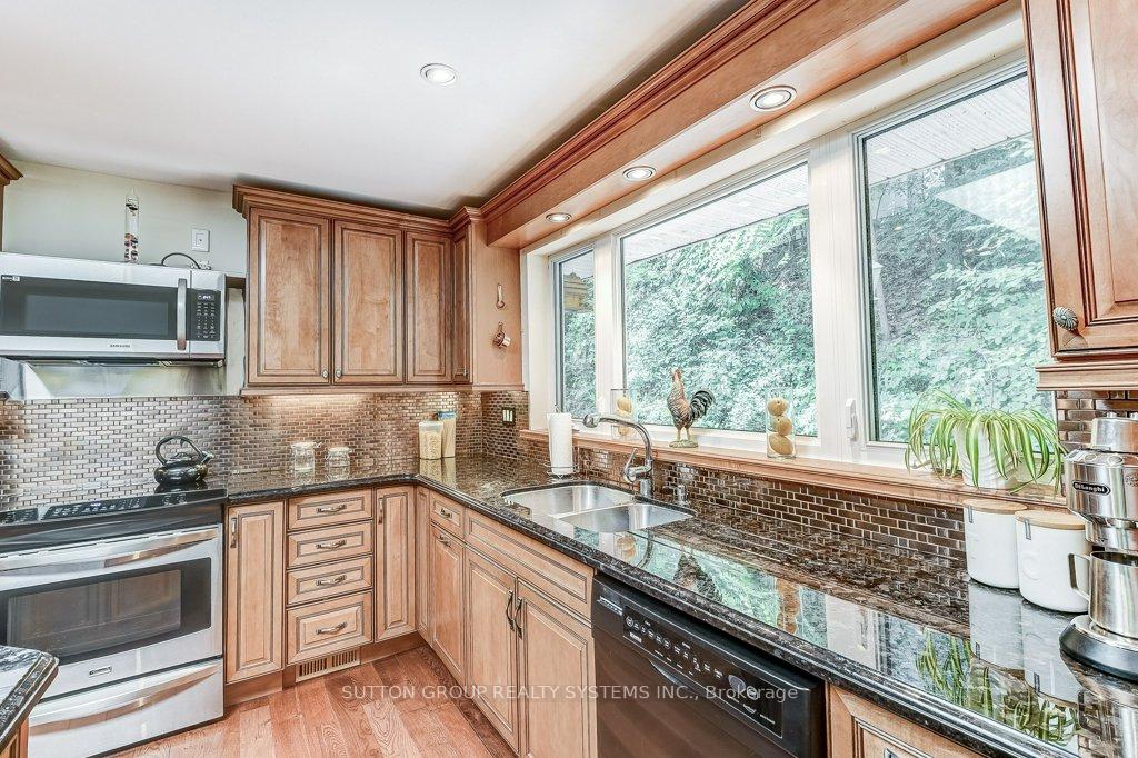 Photo 19 of 26 Harriman Road, Aurora, Aurora Village — HOMEH