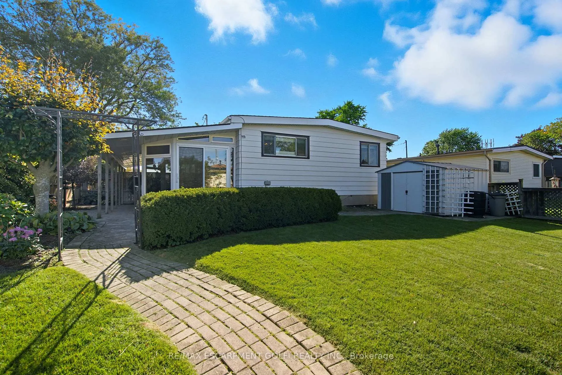 Photo 30 of 106 Fielding Crescent, Hamilton, Lawfield — HOMEH