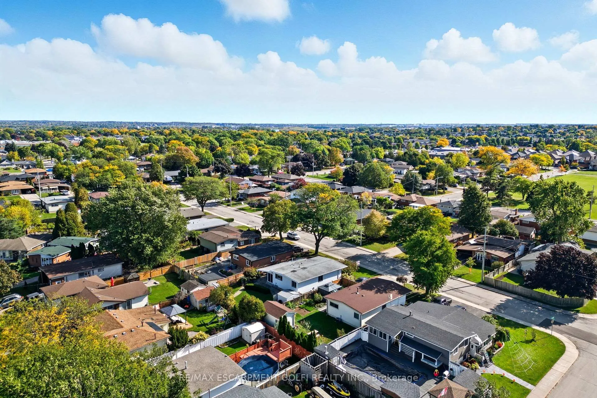 Photo 34 of 106 Fielding Crescent, Hamilton, Lawfield — HOMEH