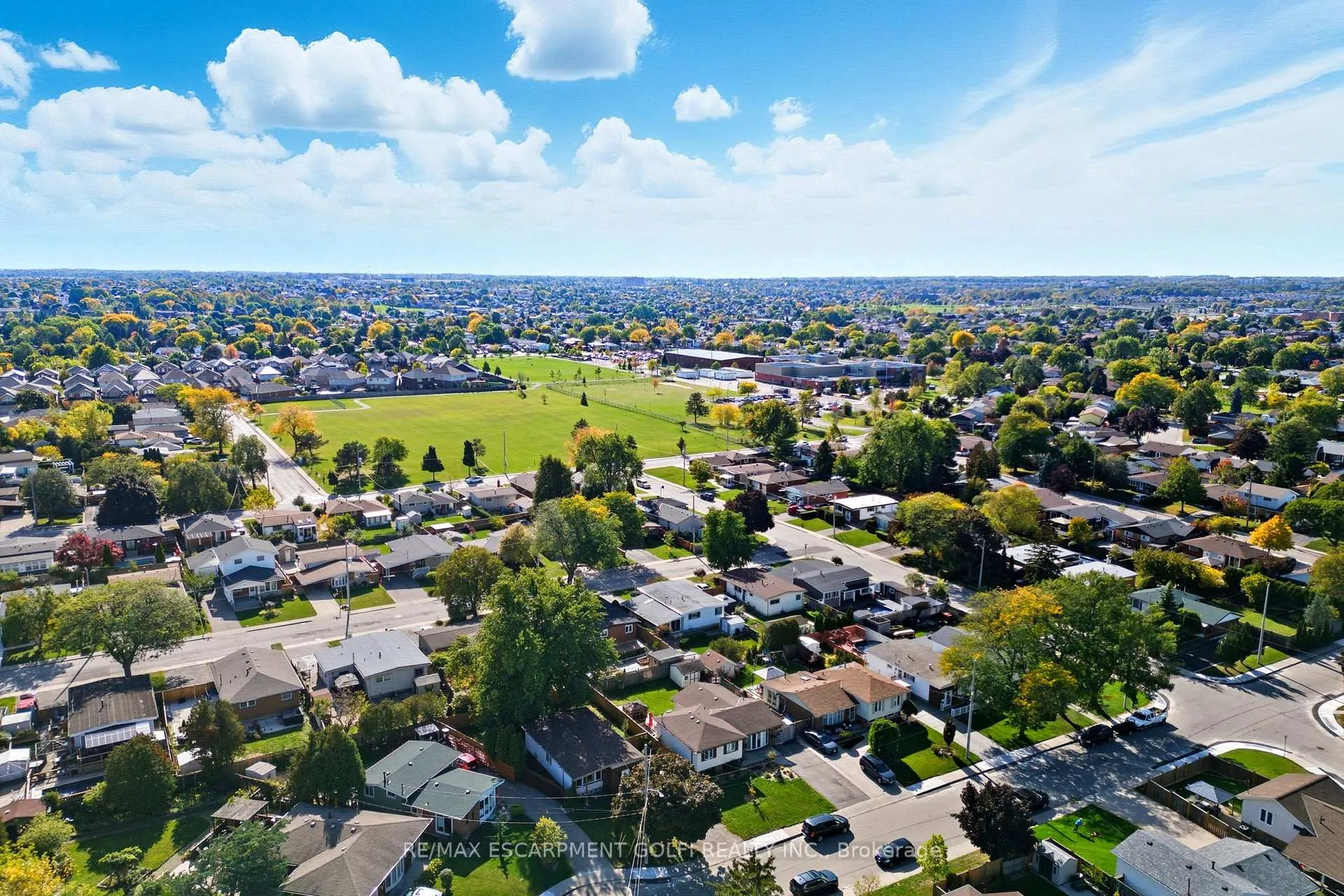 Photo 35 of 106 Fielding Crescent, Hamilton, Lawfield — HOMEH