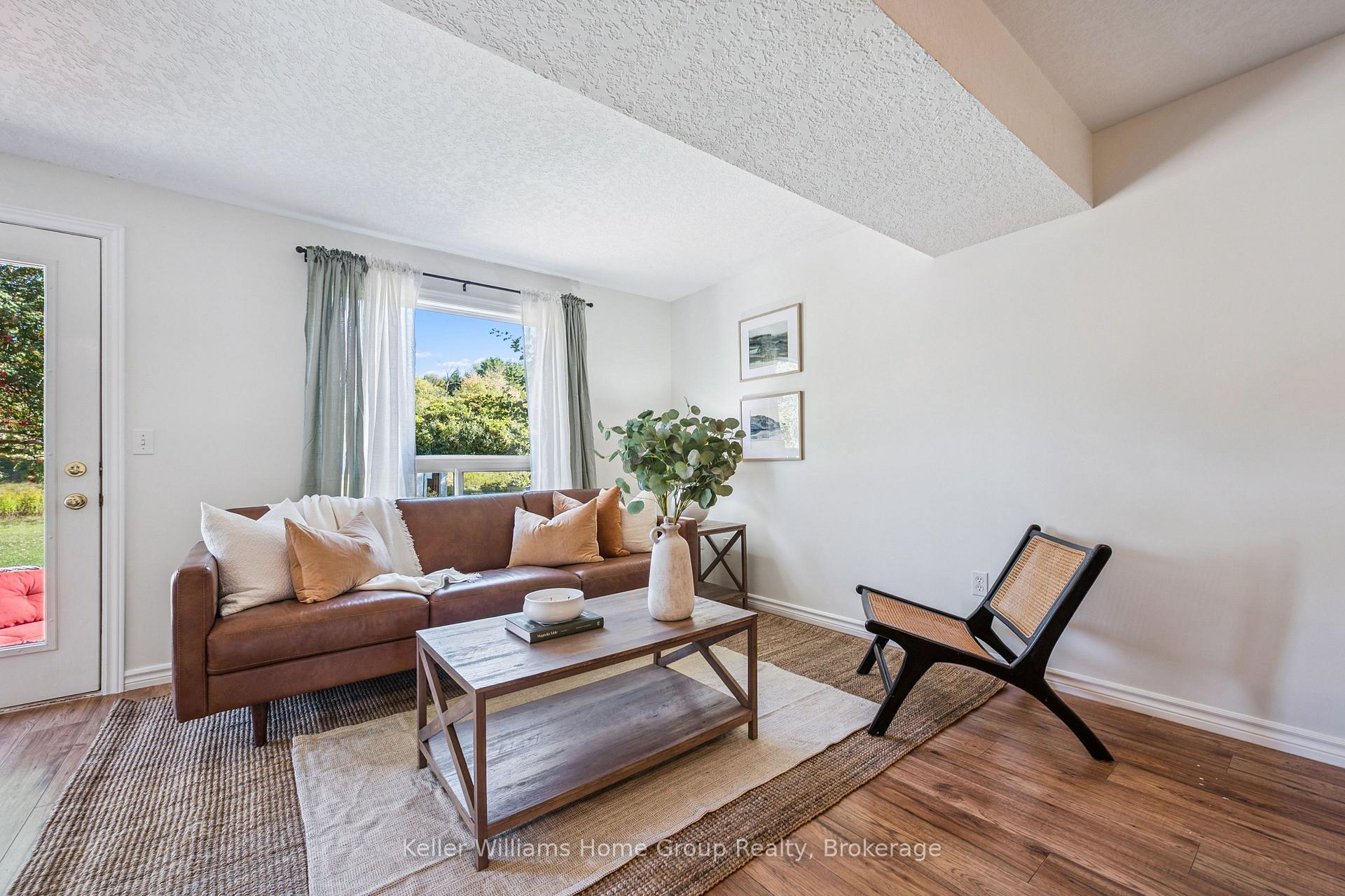 Photo 7 of 219 Terraview Crescent, Guelph, Kortright West — HOMEH