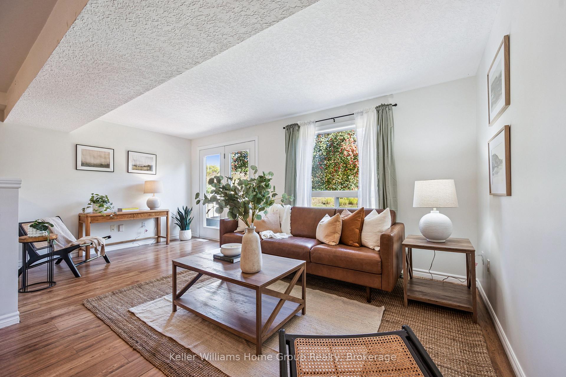 Photo 8 of 219 Terraview Crescent, Guelph, Kortright West — HOMEH