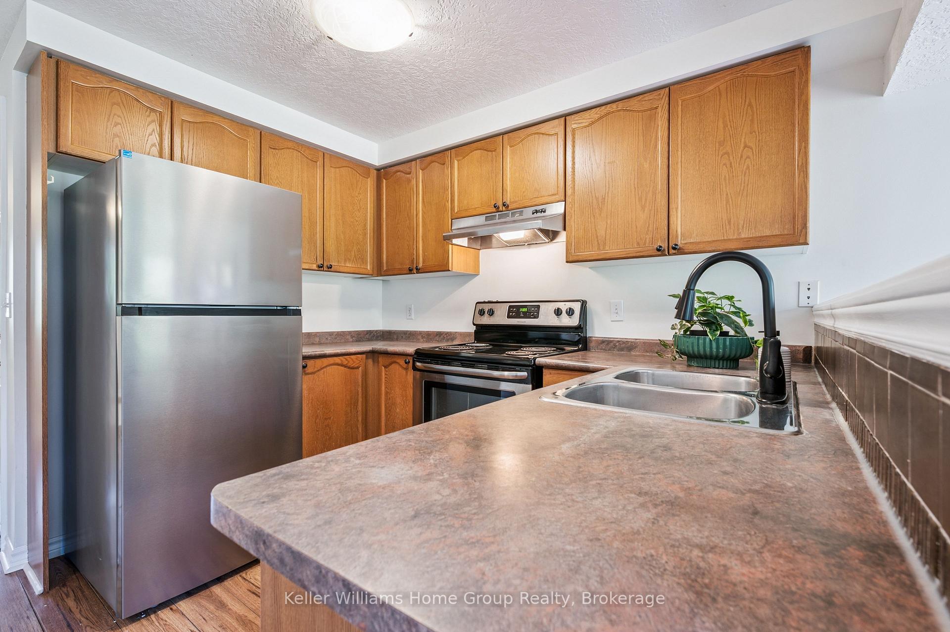 Photo 16 of 219 Terraview Crescent, Guelph, Kortright West — HOMEH