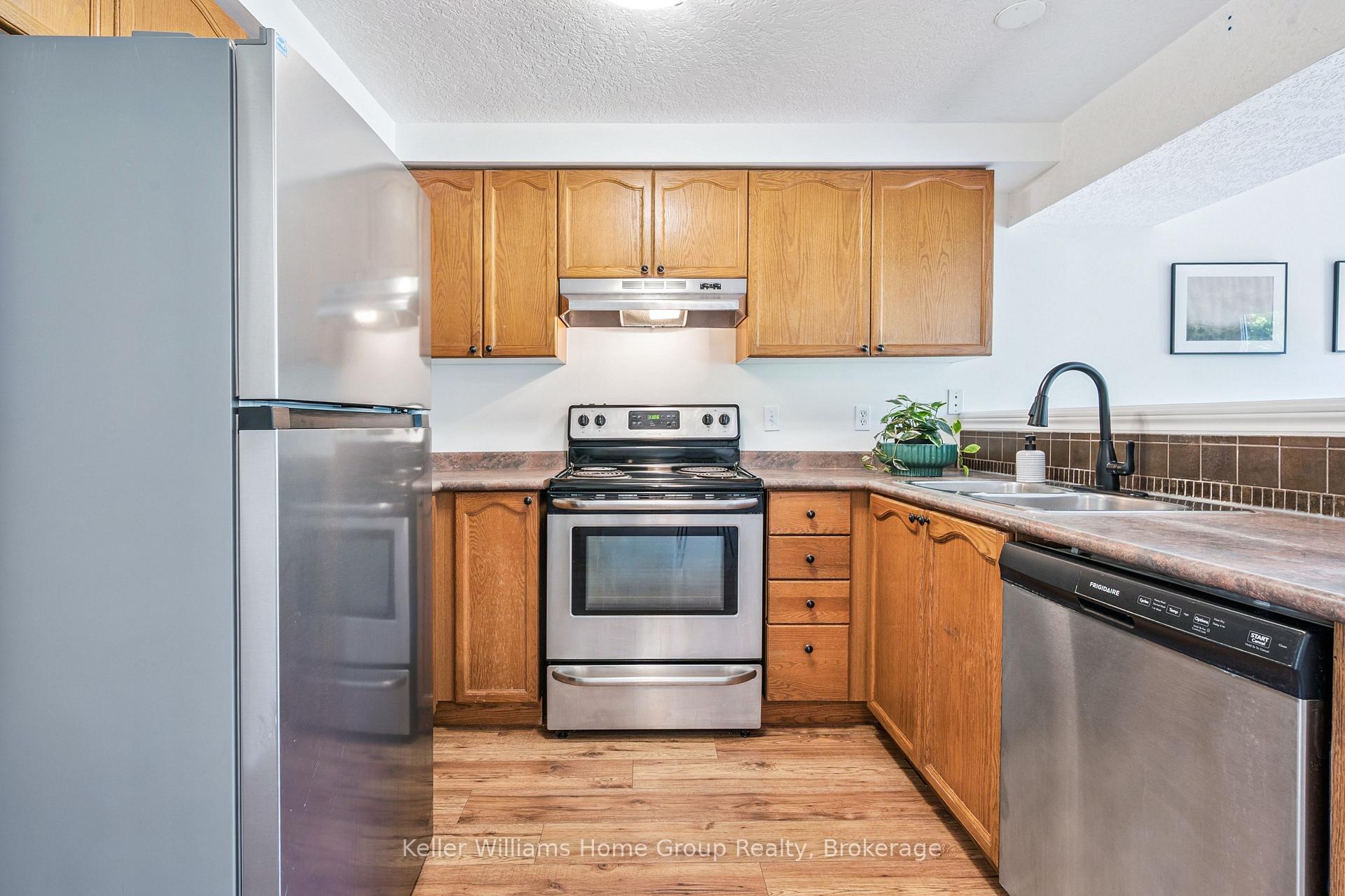Photo 17 of 219 Terraview Crescent, Guelph, Kortright West — HOMEH