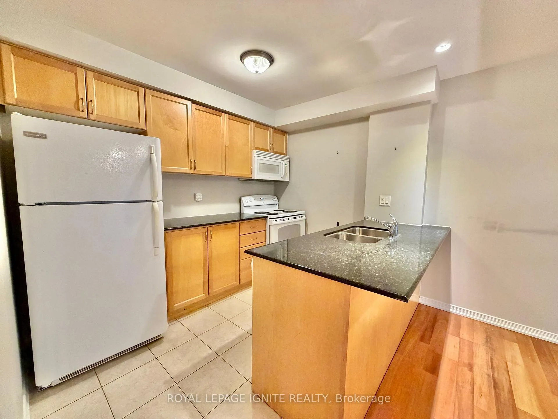Photo 5 of Unit 117, 61 Clarington Boulevard, Clarington, Bowmanville — HOMEH