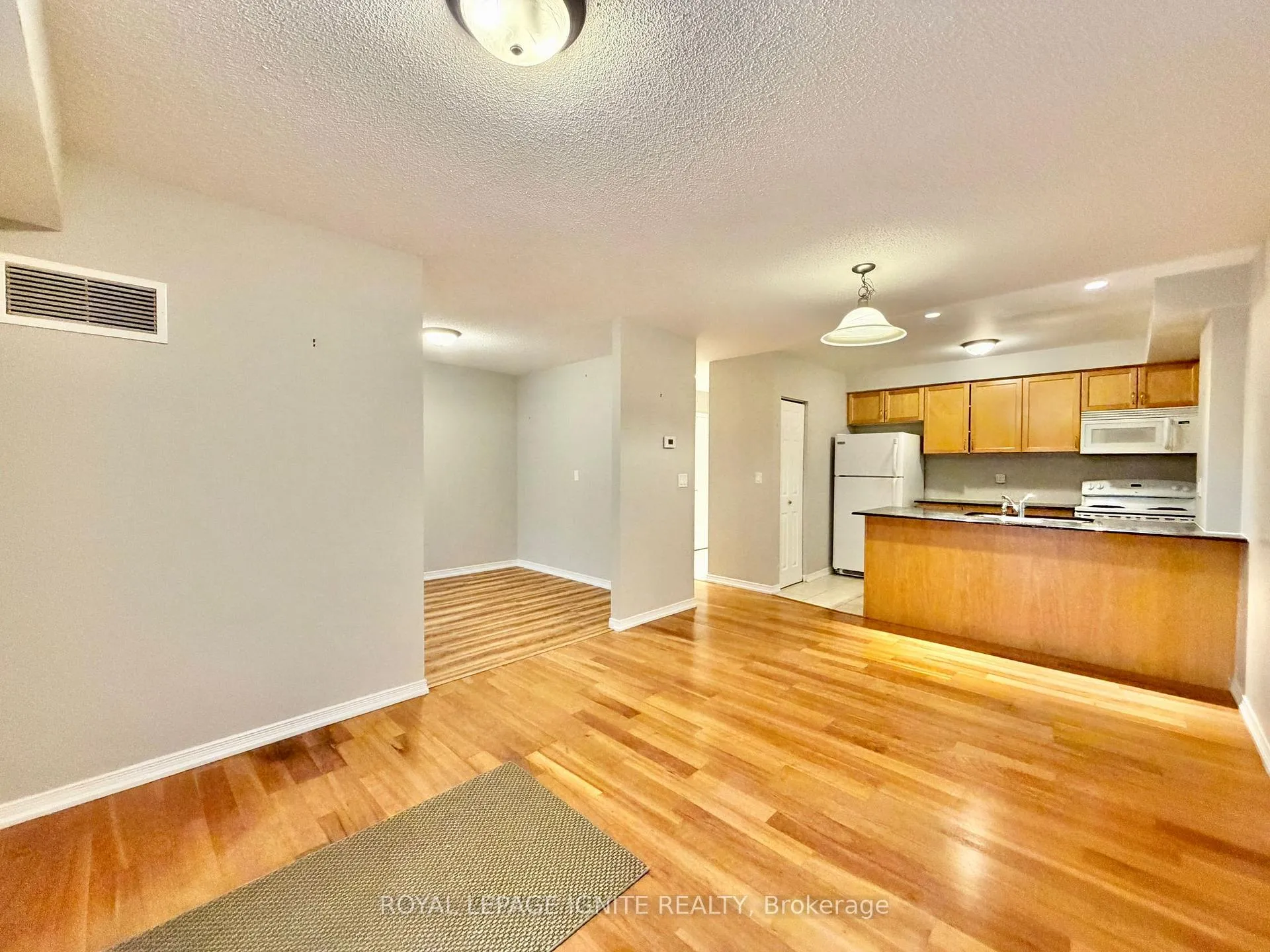 Photo 7 of Unit 117, 61 Clarington Boulevard, Clarington, Bowmanville — HOMEH