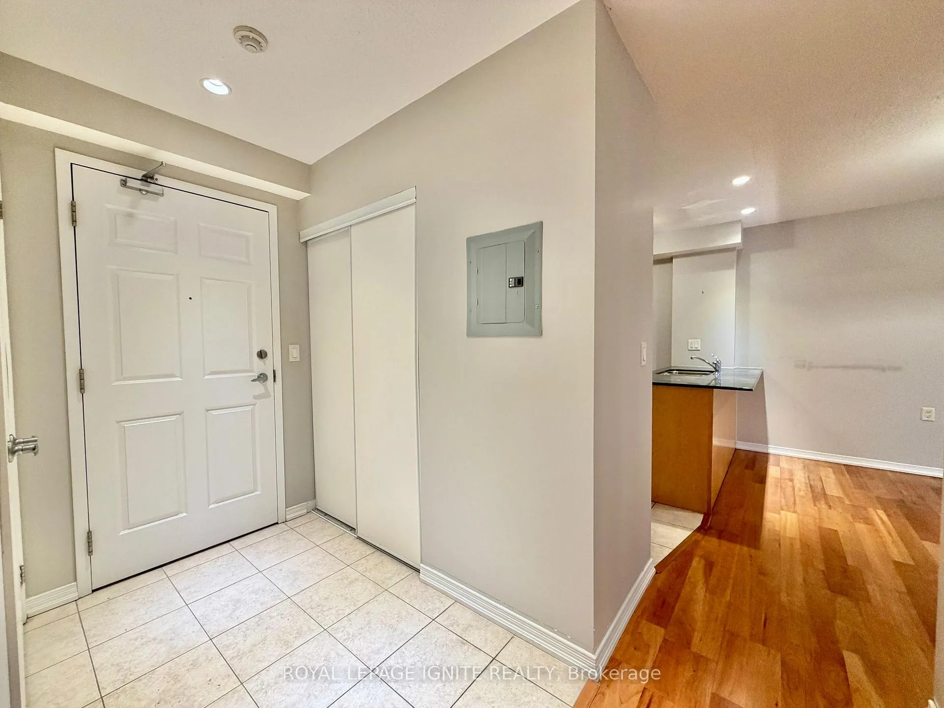 Photo 12 of Unit 117, 61 Clarington Boulevard, Clarington, Bowmanville — HOMEH