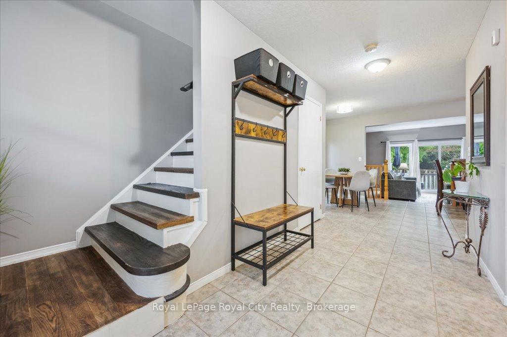 Photo 7 of 93 Doyle Drive, Guelph, Clairfields/Hanlon Business Park — HOMEH