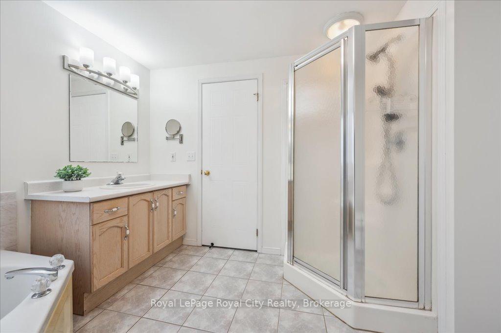 Photo 26 of 93 Doyle Drive, Guelph, Clairfields/Hanlon Business Park — HOMEH