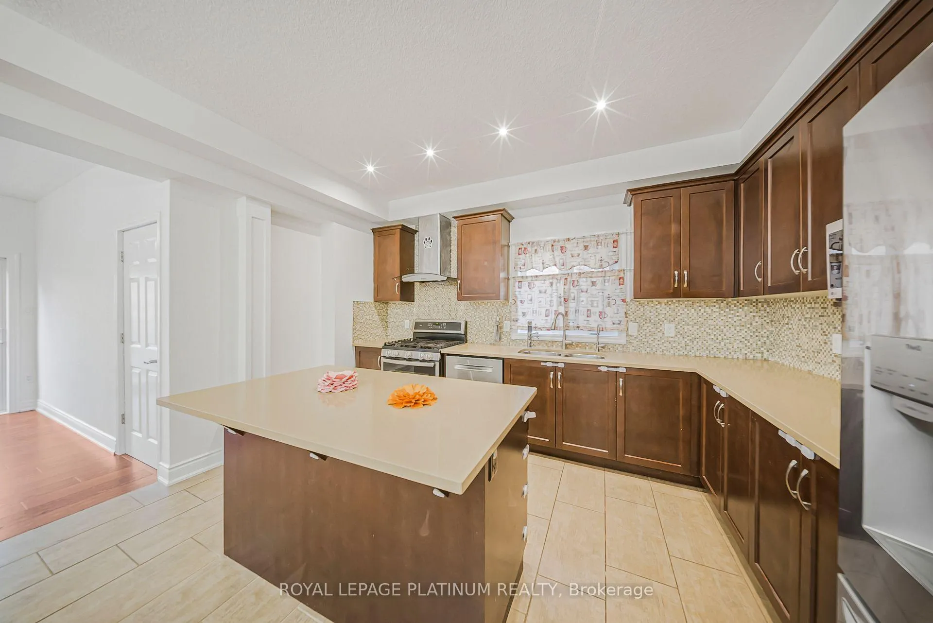 Photo 22 of 34 Samuel Drive, Guelph, Pineridge/Westminster Woods — HOMEH