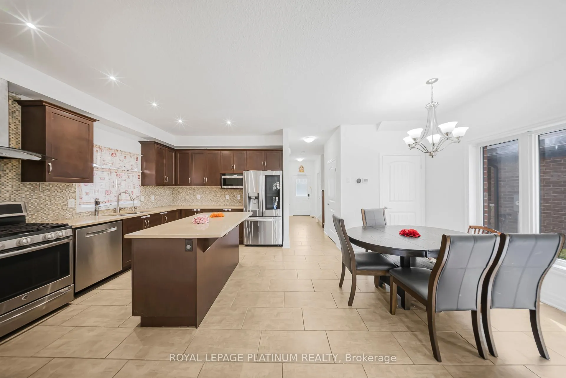 Photo 23 of 34 Samuel Drive, Guelph, Pineridge/Westminster Woods — HOMEH
