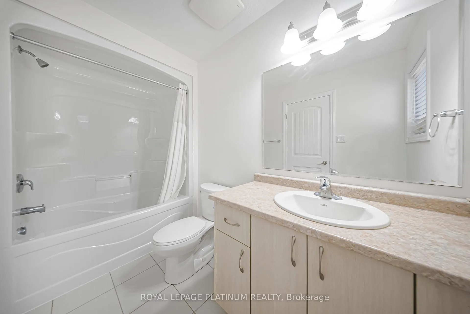 Photo 30 of 34 Samuel Drive, Guelph, Pineridge/Westminster Woods — HOMEH