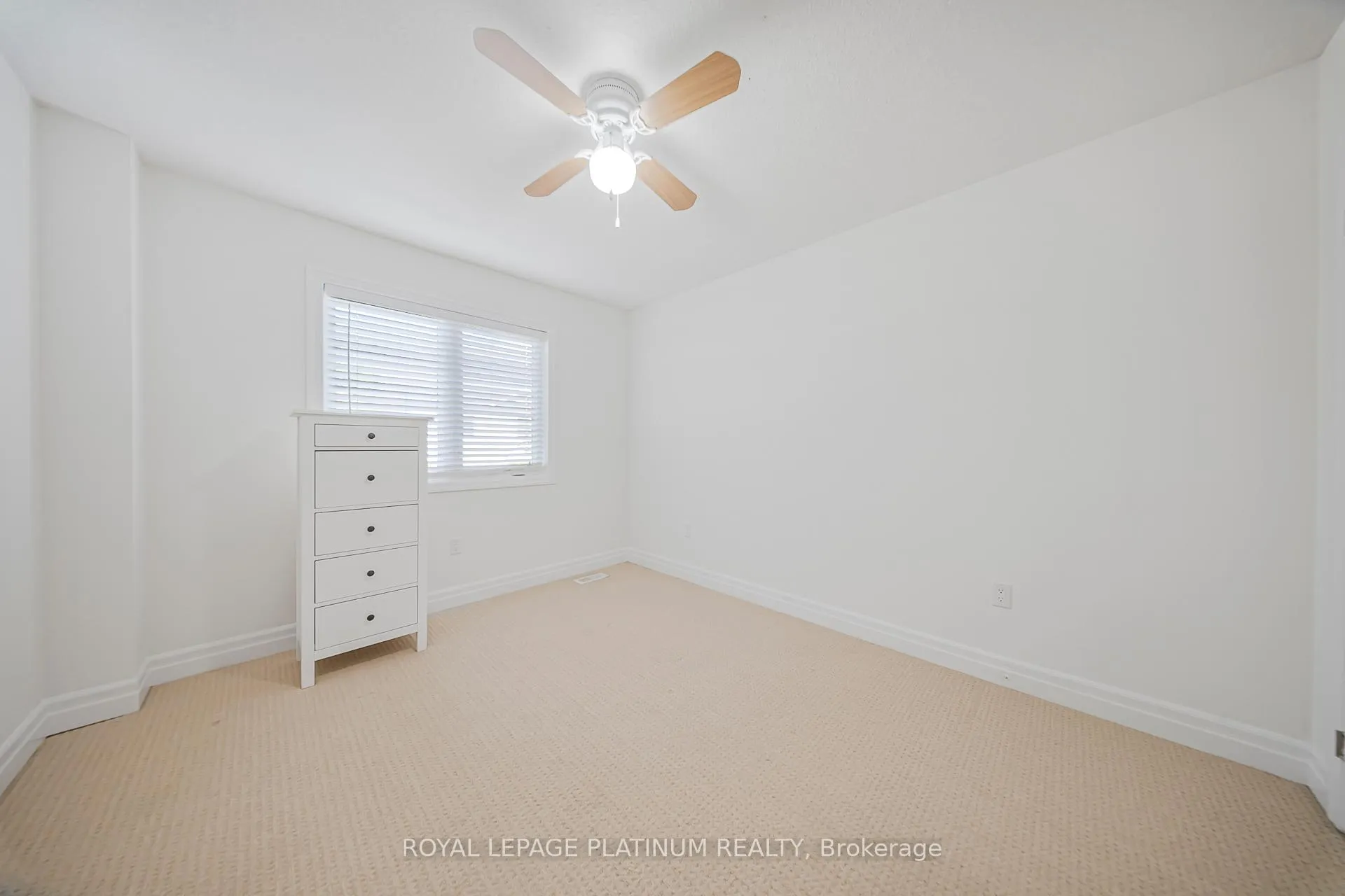 Photo 32 of 34 Samuel Drive, Guelph, Pineridge/Westminster Woods — HOMEH