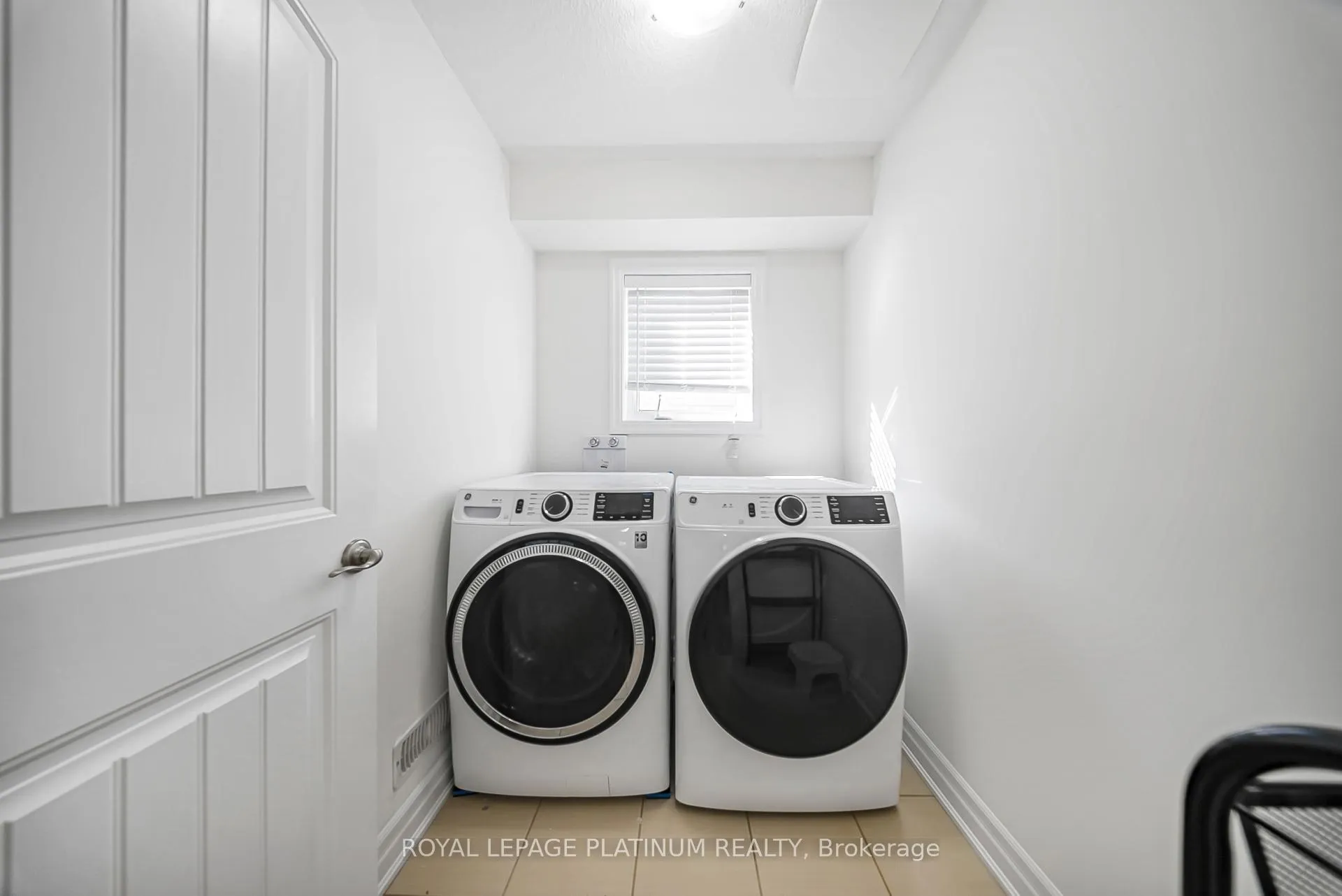 Photo 37 of 34 Samuel Drive, Guelph, Pineridge/Westminster Woods — HOMEH