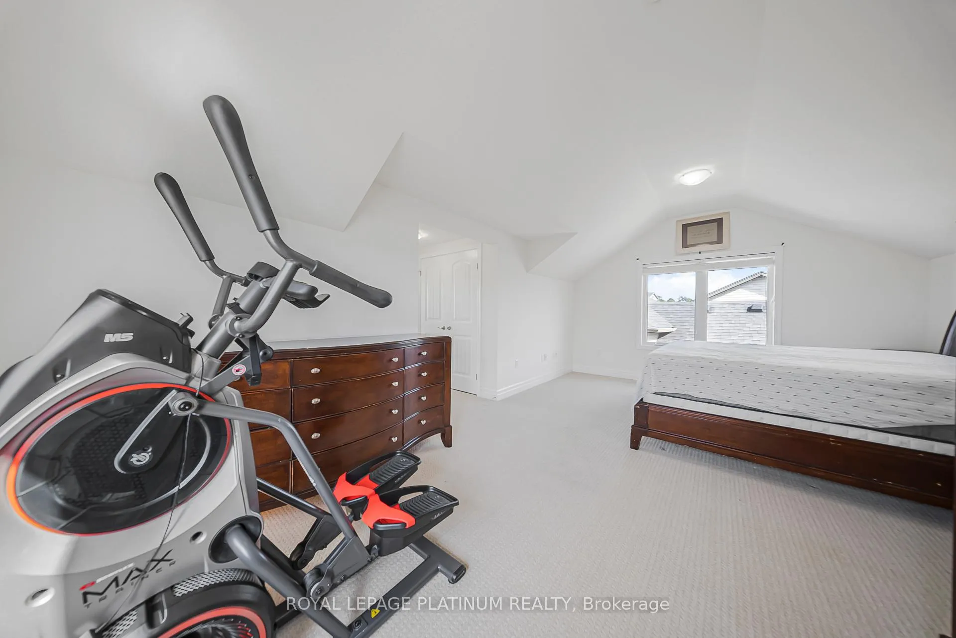 Photo 38 of 34 Samuel Drive, Guelph, Pineridge/Westminster Woods — HOMEH