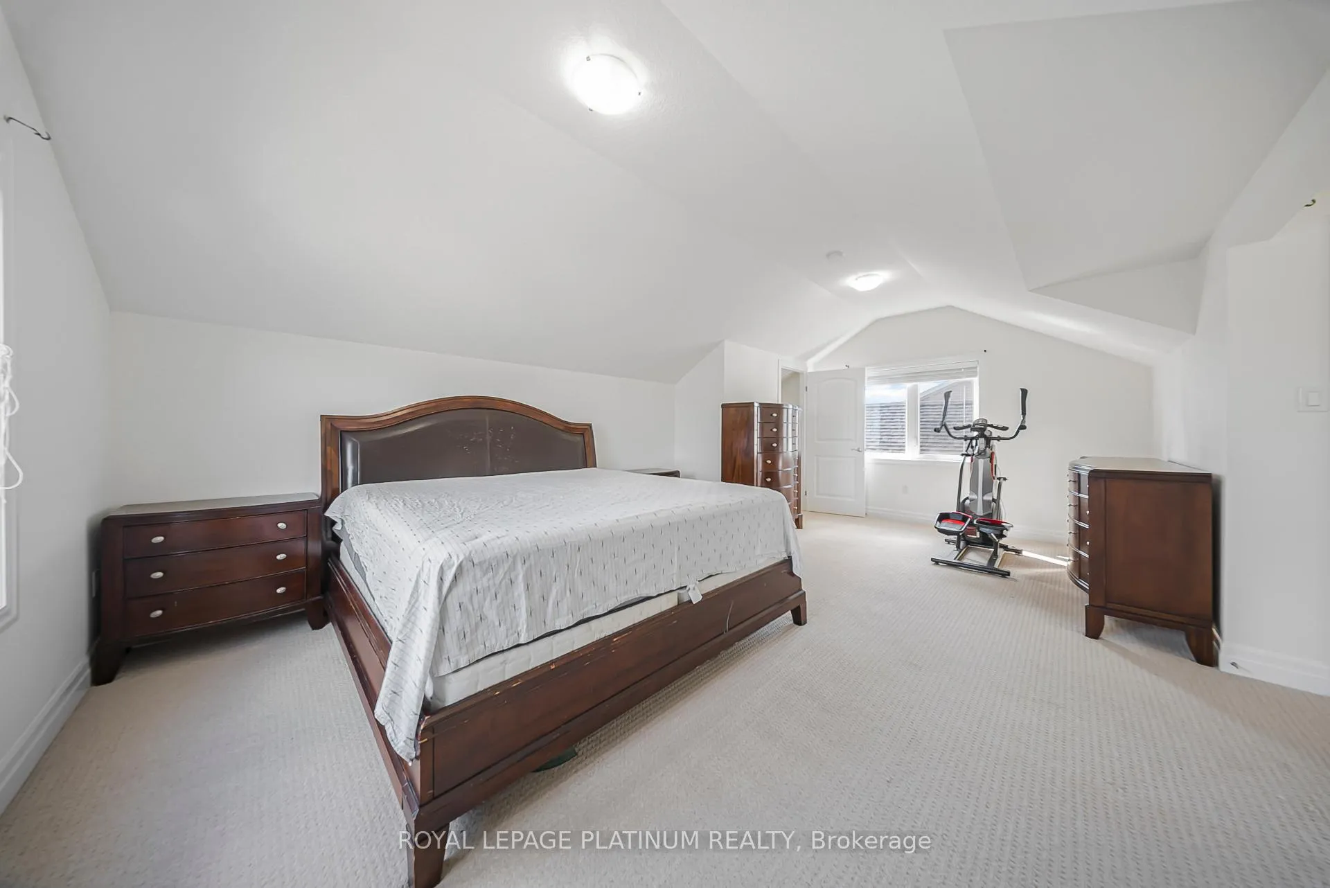 Photo 39 of 34 Samuel Drive, Guelph, Pineridge/Westminster Woods — HOMEH