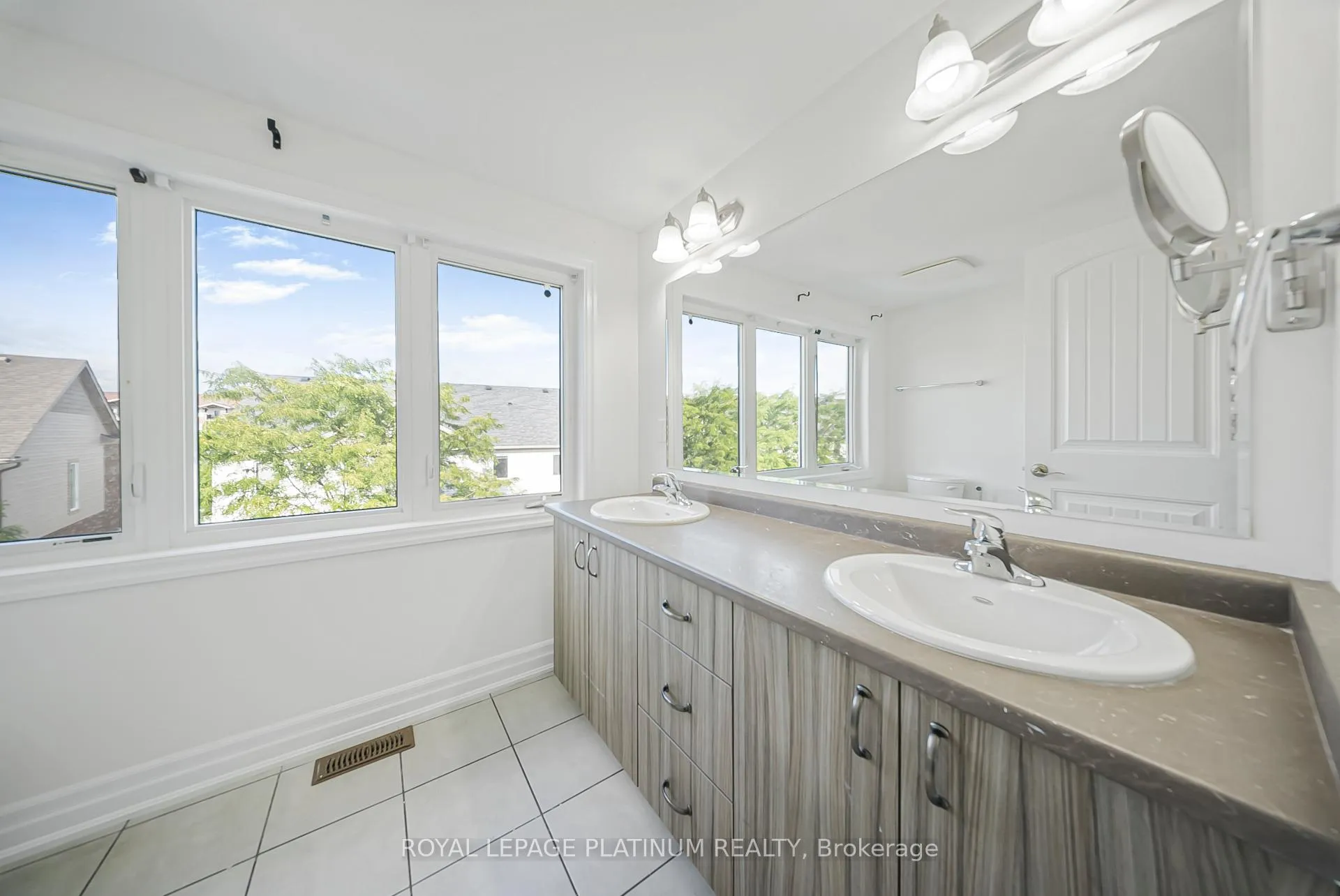 Photo 41 of 34 Samuel Drive, Guelph, Pineridge/Westminster Woods — HOMEH