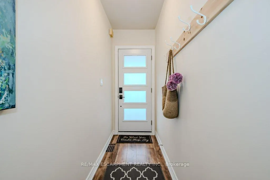 Photo 5 of 63 Beechwood Avenue, Hamilton, Stipley — HOMEH