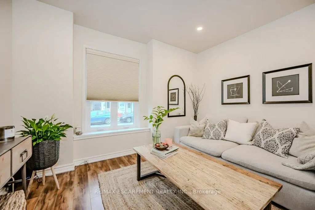 Photo 10 of 63 Beechwood Avenue, Hamilton, Stipley — HOMEH