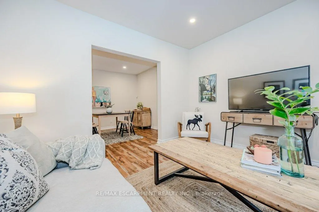 Photo 11 of 63 Beechwood Avenue, Hamilton, Stipley — HOMEH