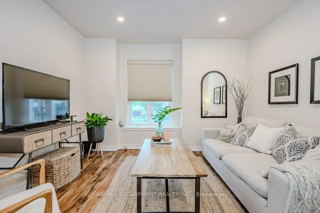 Photo 12 of 63 Beechwood Avenue, Hamilton, Stipley — HOMEH