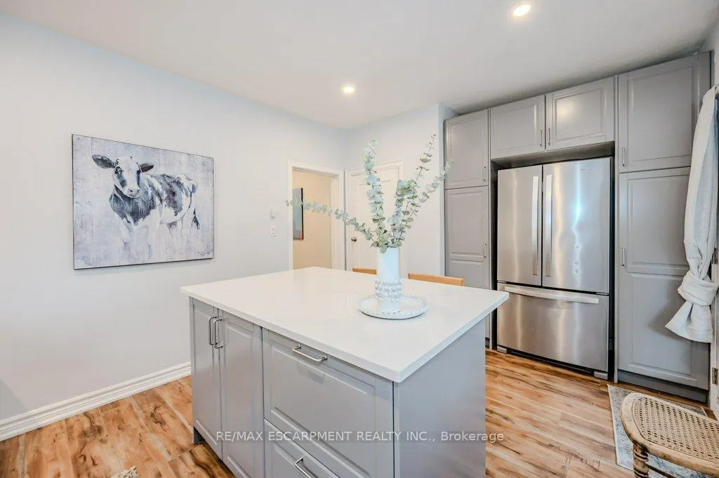 Photo 17 of 63 Beechwood Avenue, Hamilton, Stipley — HOMEH
