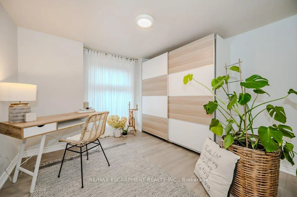 Photo 25 of 63 Beechwood Avenue, Hamilton, Stipley — HOMEH