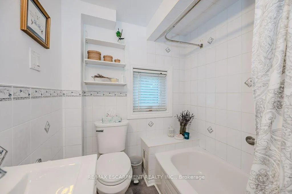 Photo 31 of 63 Beechwood Avenue, Hamilton, Stipley — HOMEH