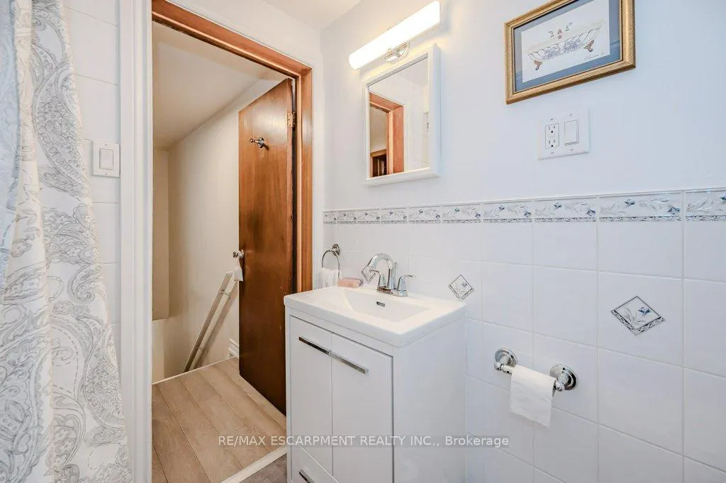 Photo 32 of 63 Beechwood Avenue, Hamilton, Stipley — HOMEH