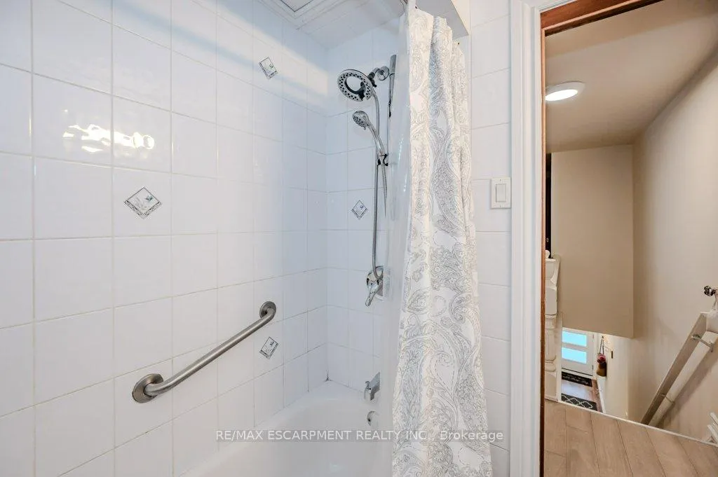Photo 33 of 63 Beechwood Avenue, Hamilton, Stipley — HOMEH