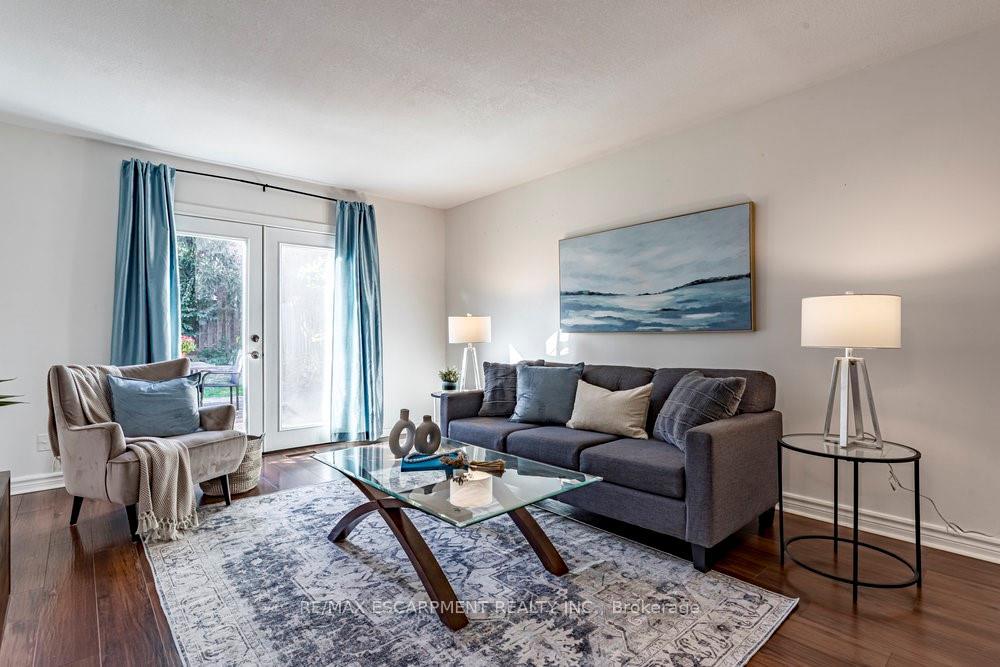 Photo 6 of 300 Crerar Drive, Hamilton, Crerar — HOMEH