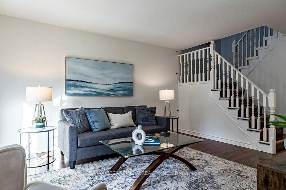 Photo 7 of 300 Crerar Drive, Hamilton, Crerar — HOMEH