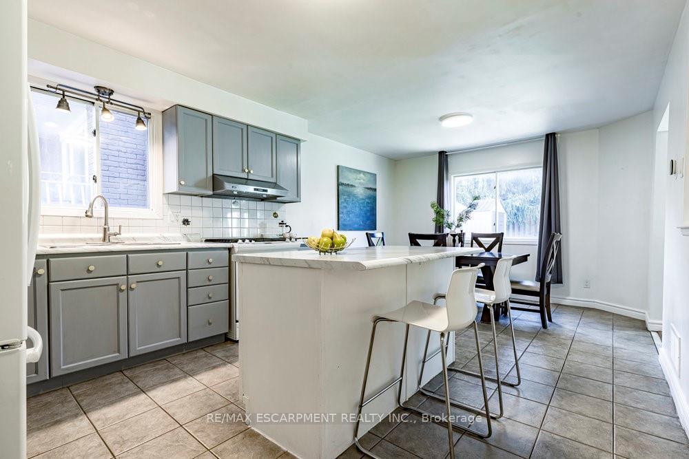 Photo 12 of 300 Crerar Drive, Hamilton, Crerar — HOMEH