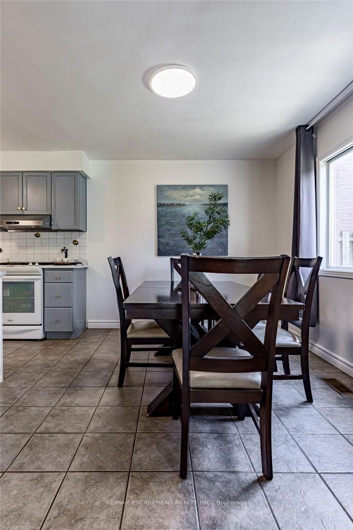 Photo 16 of 300 Crerar Drive, Hamilton, Crerar — HOMEH
