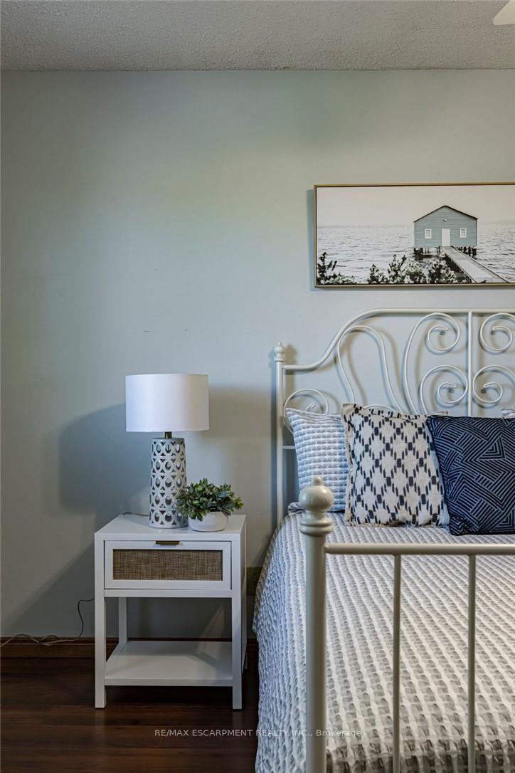 Photo 23 of 300 Crerar Drive, Hamilton, Crerar — HOMEH