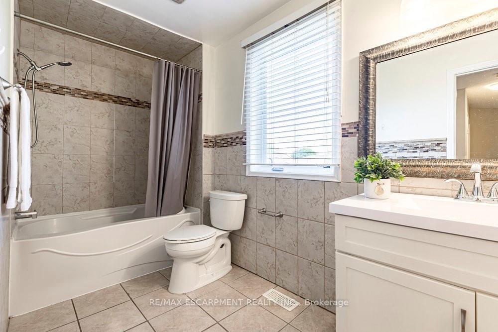 Photo 24 of 300 Crerar Drive, Hamilton, Crerar — HOMEH