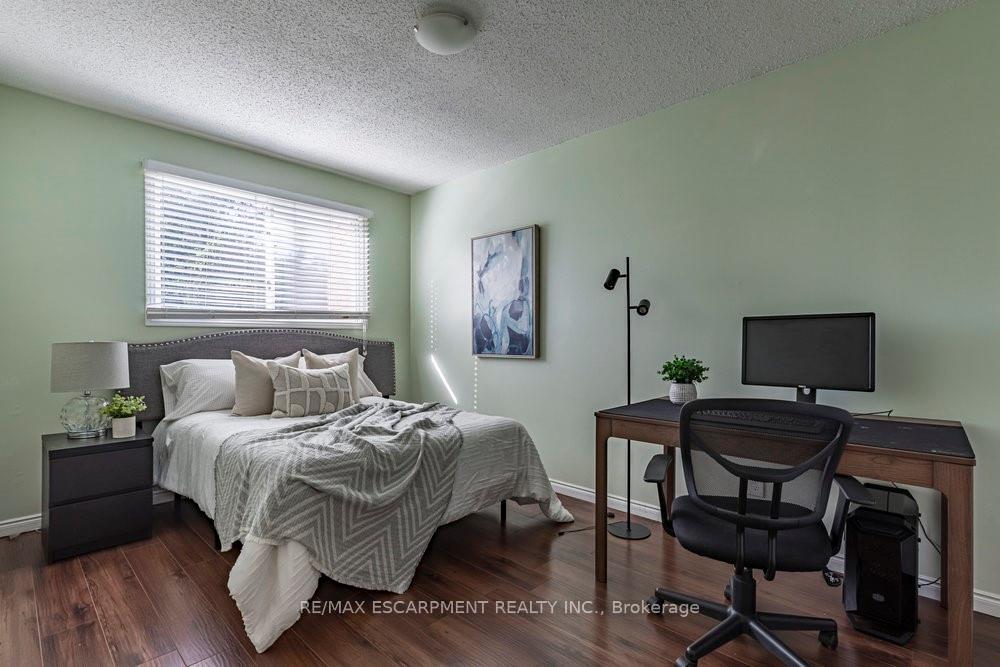 Photo 28 of 300 Crerar Drive, Hamilton, Crerar — HOMEH