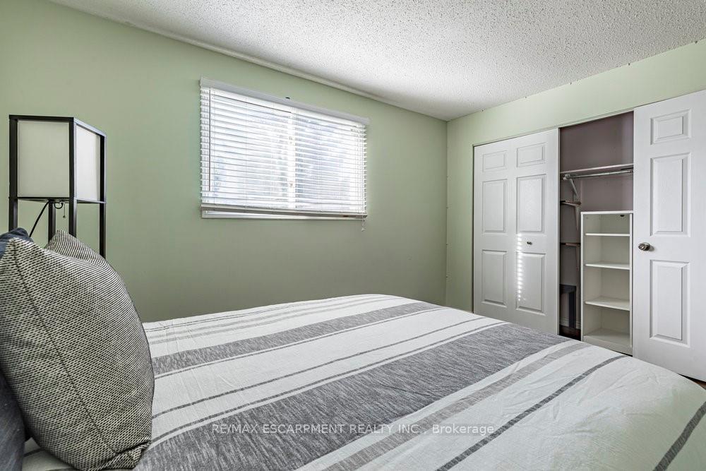 Photo 31 of 300 Crerar Drive, Hamilton, Crerar — HOMEH