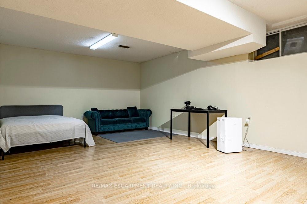 Photo 32 of 300 Crerar Drive, Hamilton, Crerar — HOMEH