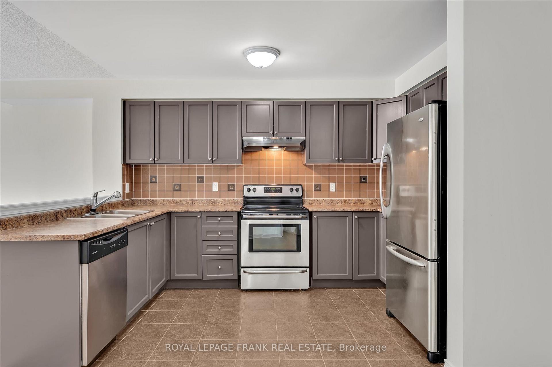 Photo 10 of 633 Tully Crescent, Peterborough, Monaghan Ward 2 — HOMEH