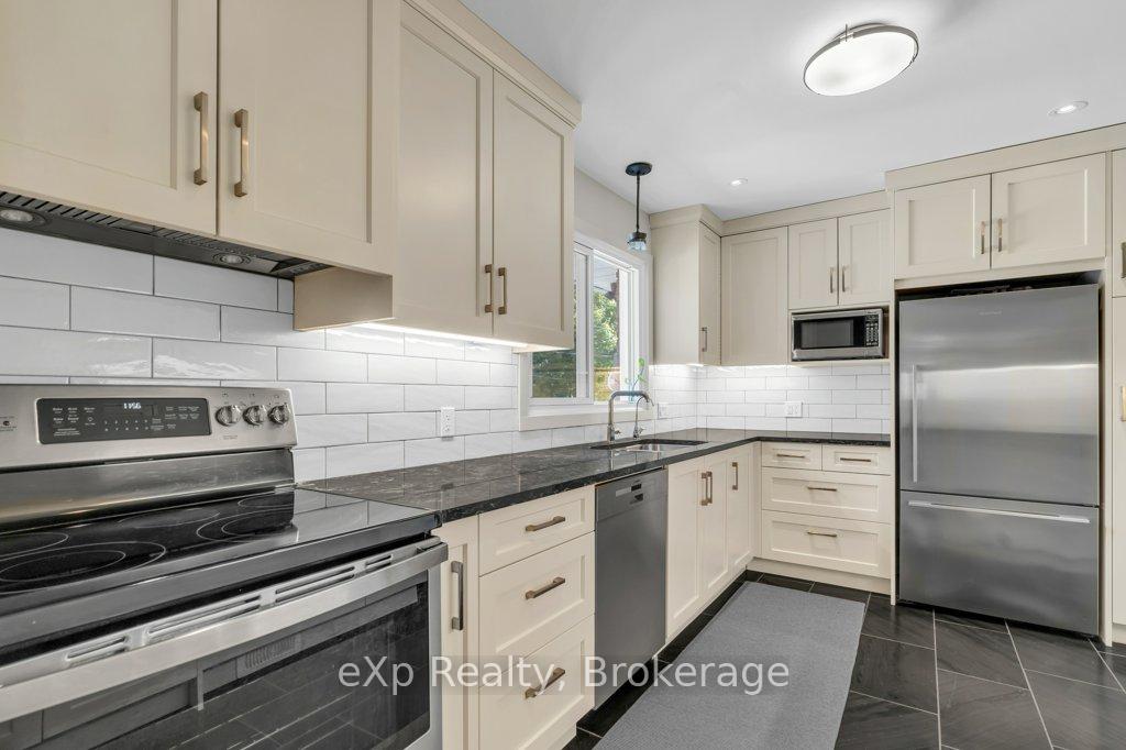 Photo 9 of 18 Colborn Street, Guelph, Kortright East — HOMEH
