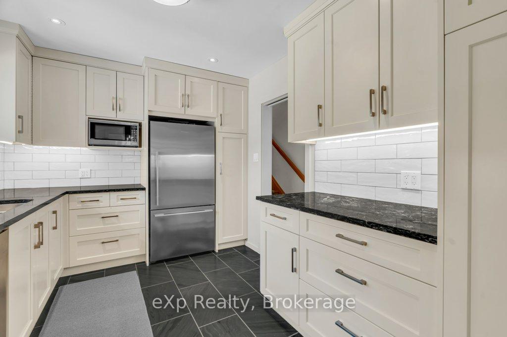 Photo 10 of 18 Colborn Street, Guelph, Kortright East — HOMEH