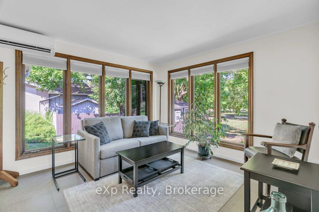 Photo 13 of 18 Colborn Street, Guelph, Kortright East — HOMEH