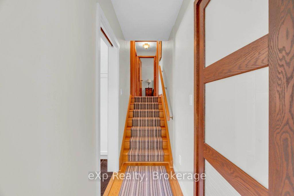 Photo 16 of 18 Colborn Street, Guelph, Kortright East — HOMEH