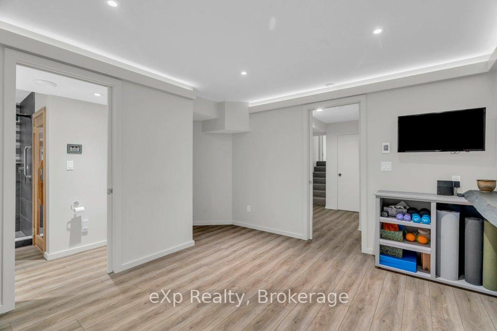 Photo 32 of 18 Colborn Street, Guelph, Kortright East — HOMEH