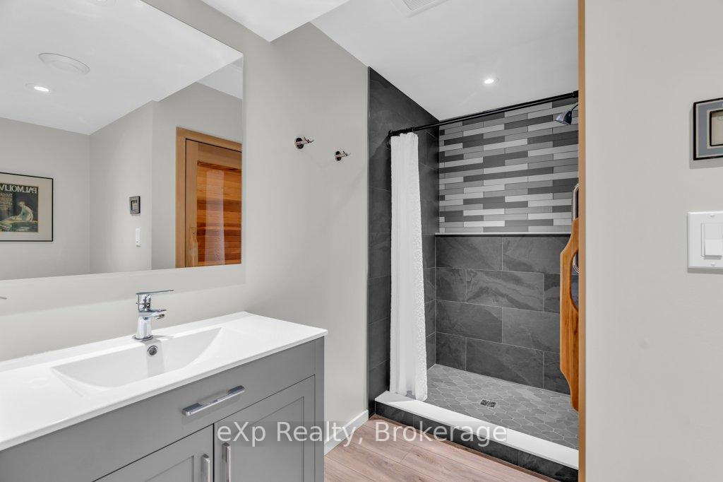 Photo 33 of 18 Colborn Street, Guelph, Kortright East — HOMEH