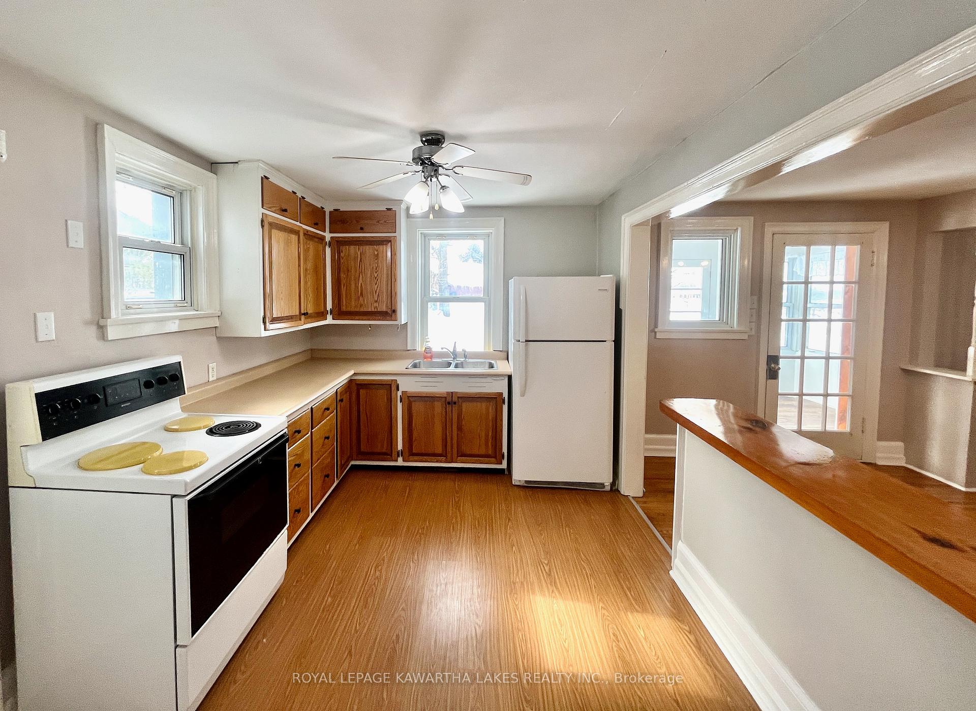Photo 3 of 1210 Durham Rd 15, Brock, Beaverton — HOMEH