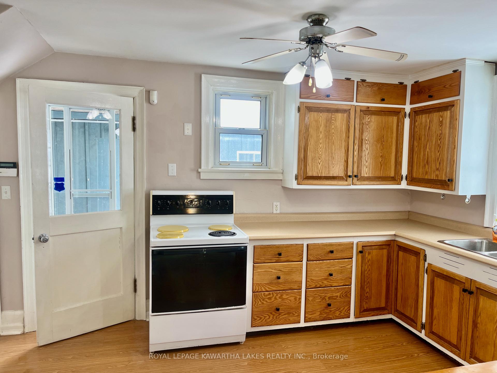 Photo 4 of 1210 Durham Rd 15, Brock, Beaverton — HOMEH