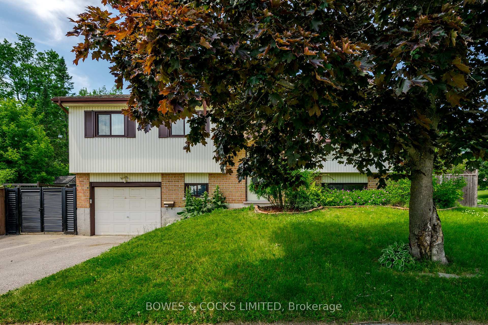 Photo 4 of 2233 Denure Drive, Peterborough, Monaghan Ward 2 — HOMEH