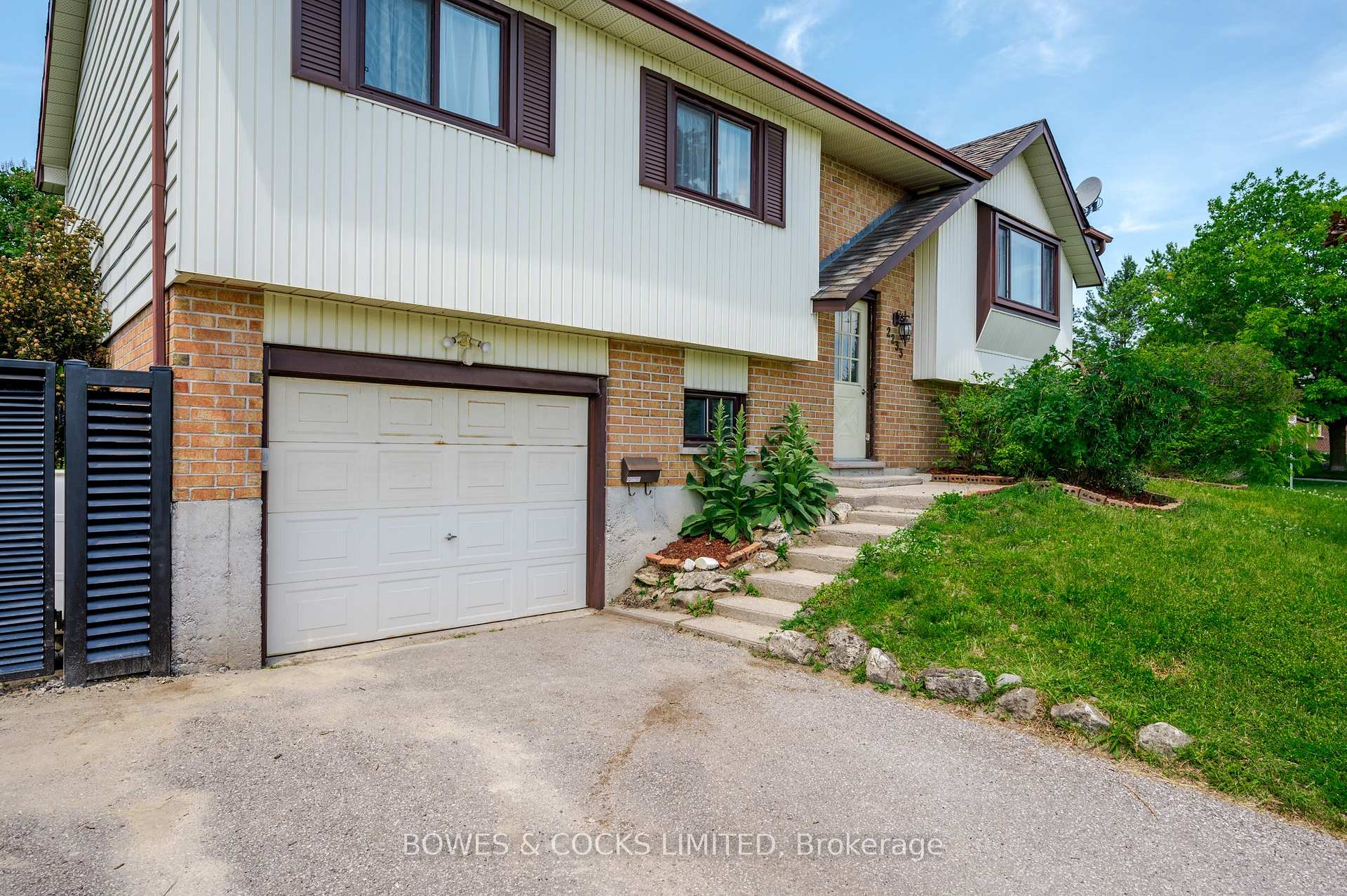 Photo 5 of 2233 Denure Drive, Peterborough, Monaghan Ward 2 — HOMEH